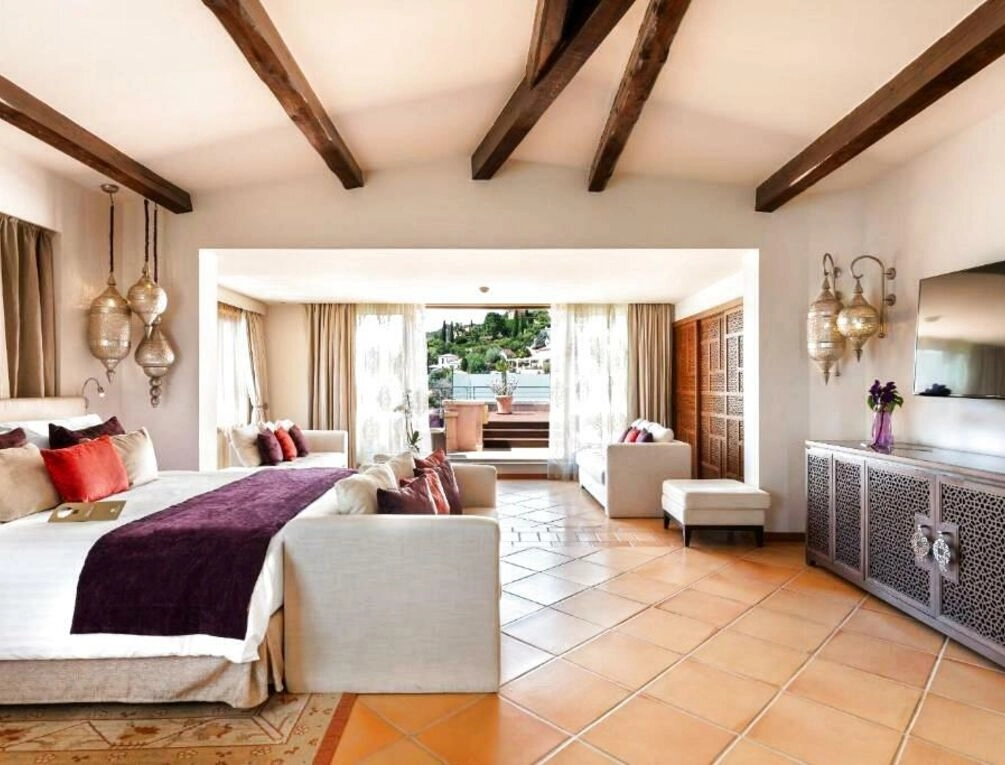 Afbeelding gerelateerd aan Tiara Yaktsa Côte d’Azur