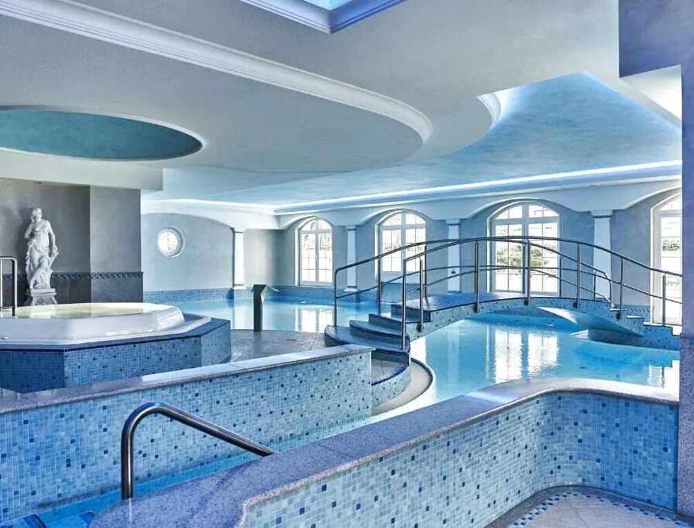 Afbeelding gerelateerd aan Travel Charm Kurhaus Binz