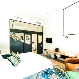 Hotel BareFoodGIULIA in Hasselt