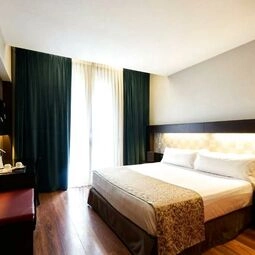 Hotel Catalonia Port in Barcelona