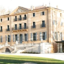 Hotel Château de Fonscolombe in Le Puy-Sainte-Réparade