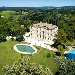 Hotel Château de Montcaud in Sabran