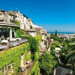Hotel Château Le Cagnard in Cagnes-sur-Mer