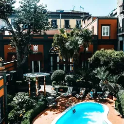 Hotel Costantinopoli 104 in Naples