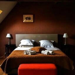 Hotel De Levensboom - Het Oud Gemeentehuis in Oostkerke