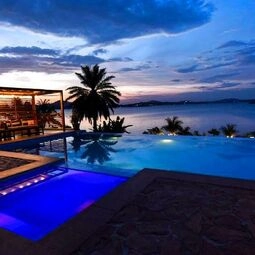 Hotel Divine Resort & Spa in Kisinsi