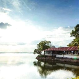 Hotel EKHO Lake House - From Colonial Bungalow to Royal Retreat in Polonnaruwa