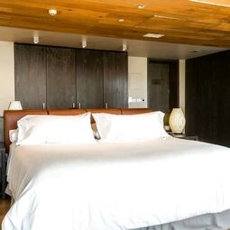 Hotel Enjoy Santiago in Rinconada