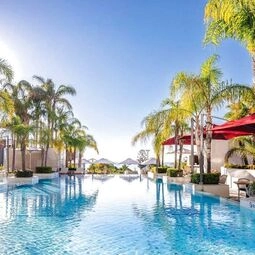 Four Seasons Hotel in Κοινότητα Αγίου Τύχωνα