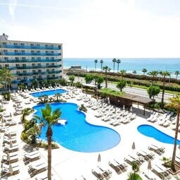 Hotel Golden Taurus Aquapark Resort in Pineda de Mar