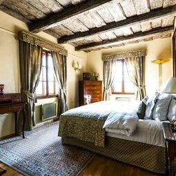 Hotel Golden Well in Capital City of Prague