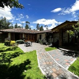 Hotel Hacienda Jimenita Wildlife Reserve in Pifo