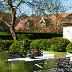 Hotel B - Boskapelhoeve in Buggenhout