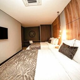 HOTEL CAVALTA in Medellín