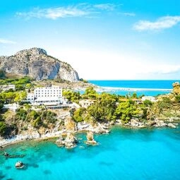 Hotel KaluraOpens in Cefalù