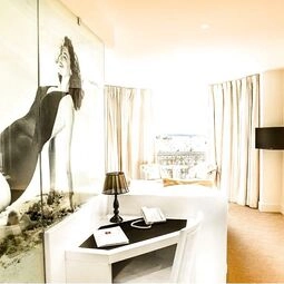 Hotel Renoir in Cannes