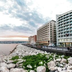 Hotel Royal Continental in Naples