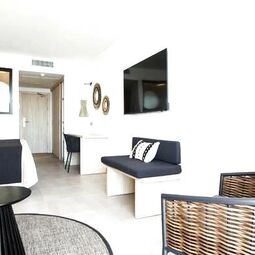 Invisa Hotel Club Cala Verde in Playa es Figueral