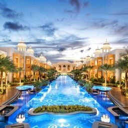 Hotel Kaldan Samudhra Palace in Devaneri