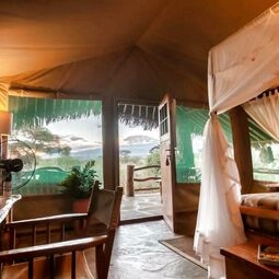 Hotel Kibo Safari Camp in Ol Tukai