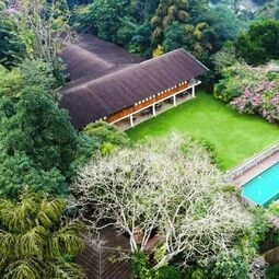 Kings Pavilion Luxury Hotel in Anniewatta