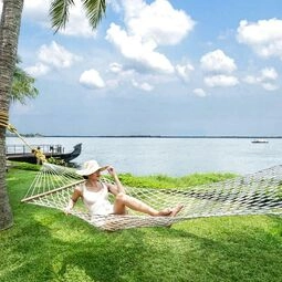 Hotel Kumarakom Lake Resort in Kottayam