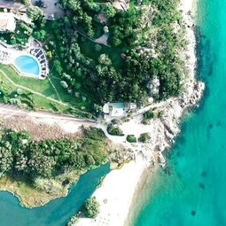 Hotel L'Ea Bianca Luxury Resort in Baja Sardinia
