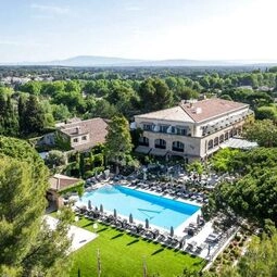Le Vallon de Valrugues Hotel Spa & Villas in Saint-Rémy-de-Provence