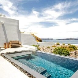 Hotel Neptune Luxury Suites in Akrotiri