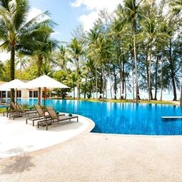 Hotel Outrigger Khao Lak Beach Resort - SHA Extra Plus in Bang Muang