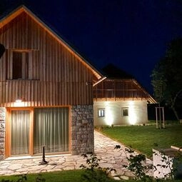 PIRA HOTEL in Hruševje
