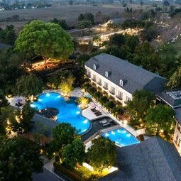 Hotel Rancho Charnvee Resort & Country Club Khaoyai in Tambon Khanong Phra