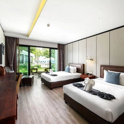 Hotel Royal Yao Yai Island Beach Resort in Tambon Phru Nai