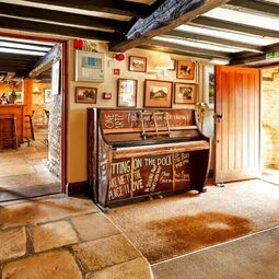 Hotel The Crown Inn, Church Enstone in Chipping Norton