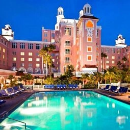 Hotel The Don CeSar in Saint Pete Beach