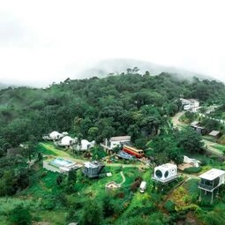 Hotel Vanani resort and caravan park in Anakkallu
