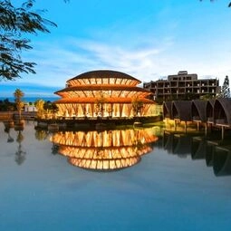 Hotel Wyndham Grand Vedana Ninh Binh Resort in Đồng Tâm